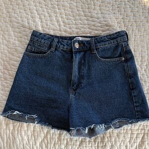 ZARA denim shorts with distressed hem - US size 4